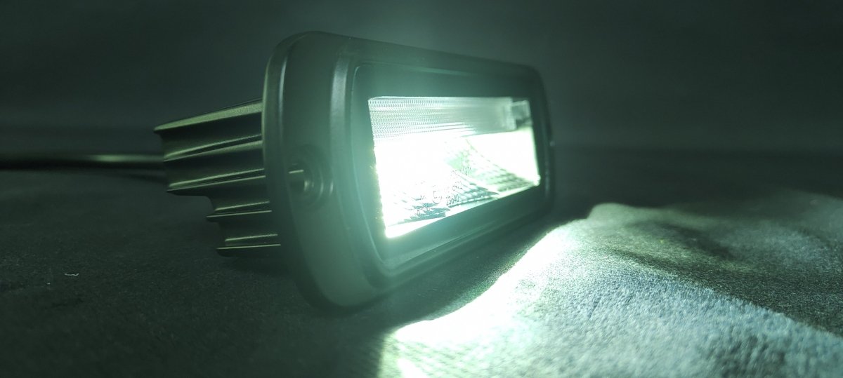 Lumidrive Advertisor Feux Signalisation Déporté LED Étanches IP67/69K - BYD Shark 2024+