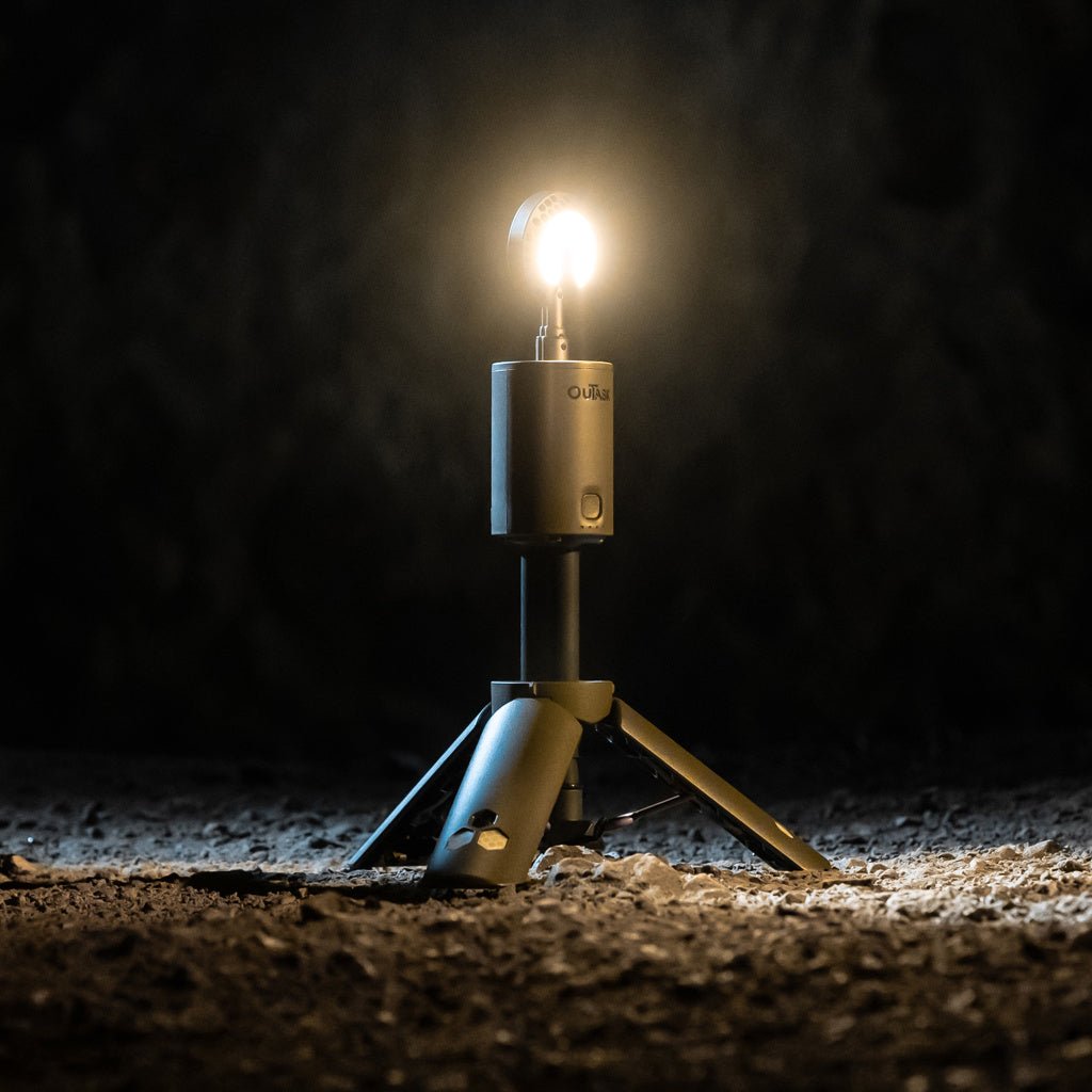 OuTask Lampe Télescopique Gris Clair - Outdoor LED 720° Rechargeable - BYD Shark 2024+