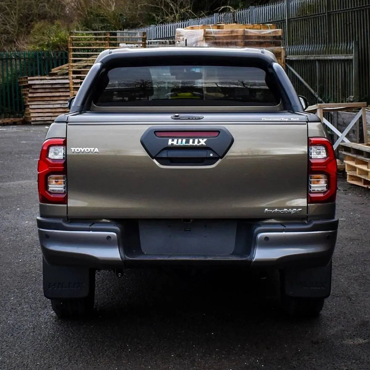 Couvre Benne MTR Toyota Hilux REVO 2016+ Double Cab | Noir Mountain Top - Toyota Hilux 2016+