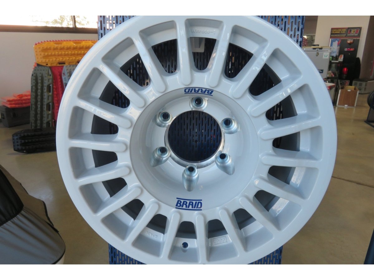Jante Alu BRAID Winrace Blanche 7x16 6x139.7 ET20 - Mitsubishi L200 2005-2015