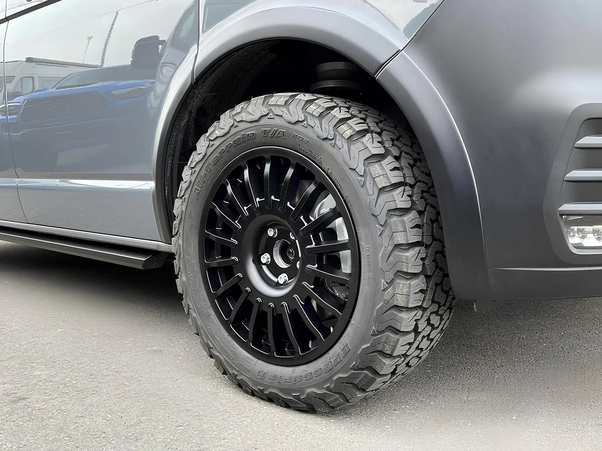 Jante Alu BRAID Winrace Noire 8x18 6x139.7 ET0 - Toyota FJ Cruiser 2010+