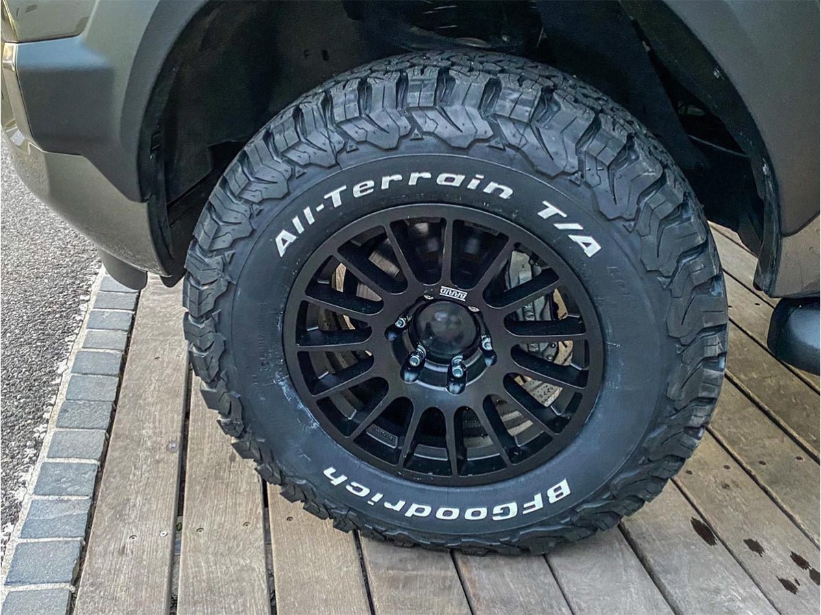 Jante Alu BRAID Winrace S Noire 8x17 6x139.7 ET5 - Toyota Hilux 2005-2015